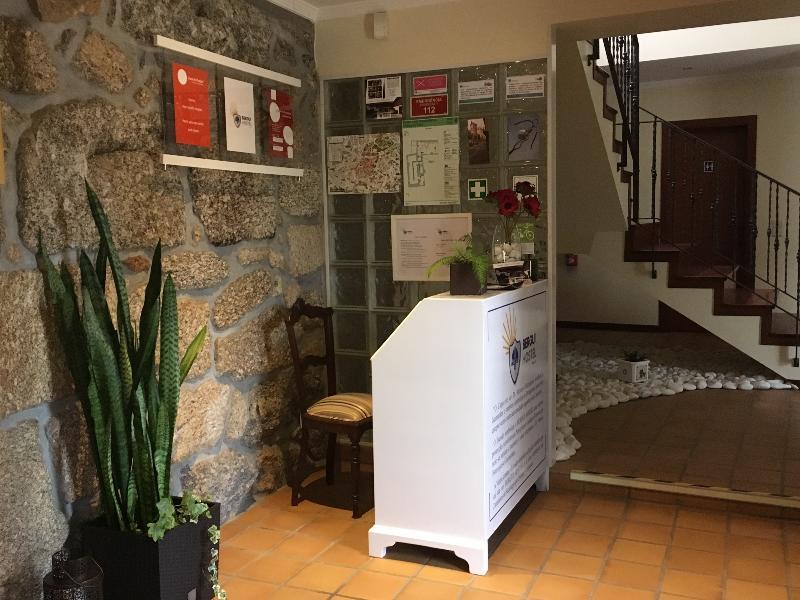 Bergui Guesthouse - Guimaraes Exterior photo